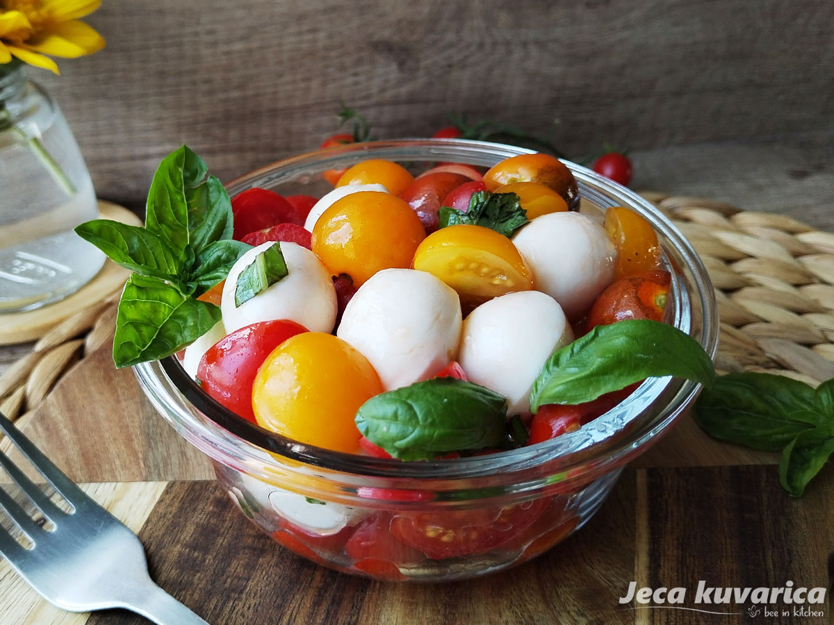 Caprese salata